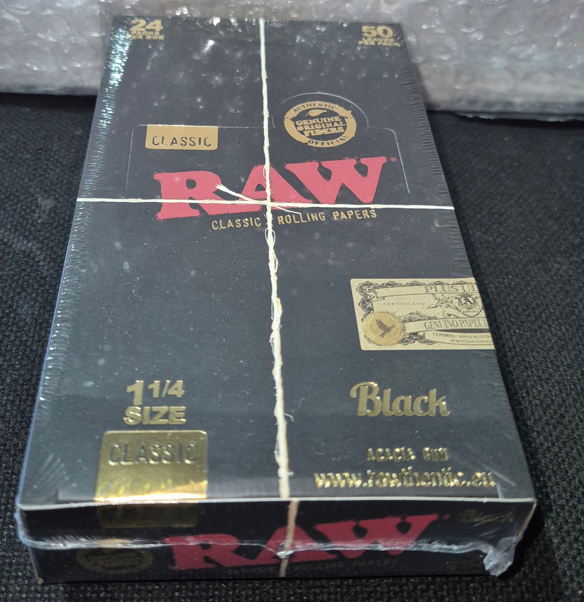 RAW Black Classic 24 PER PACK