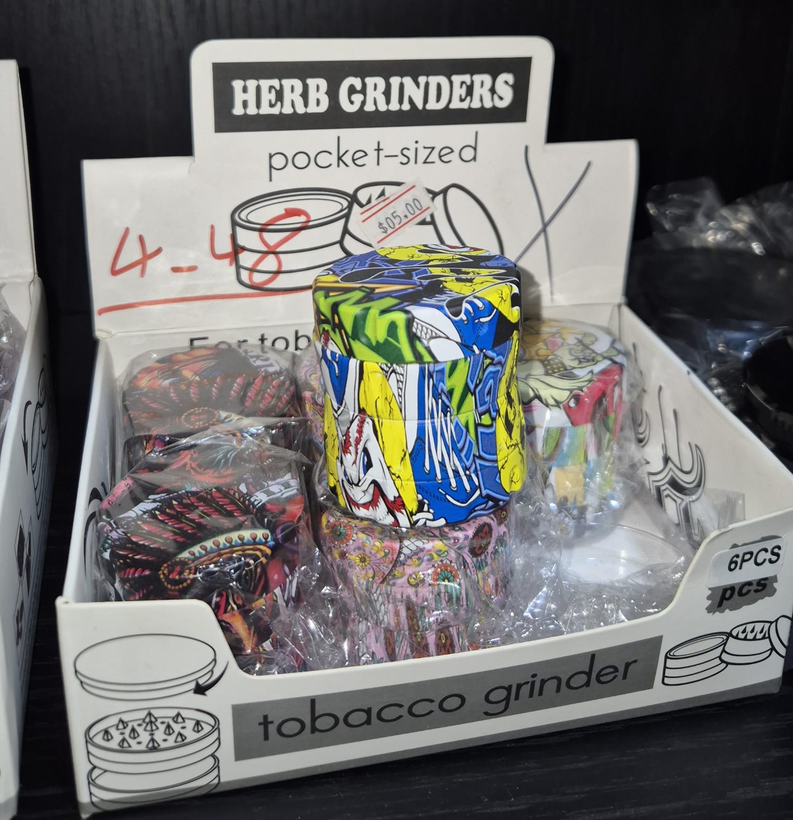 TOBACCO GRINDER POCKET SIZED 6 PER PACK