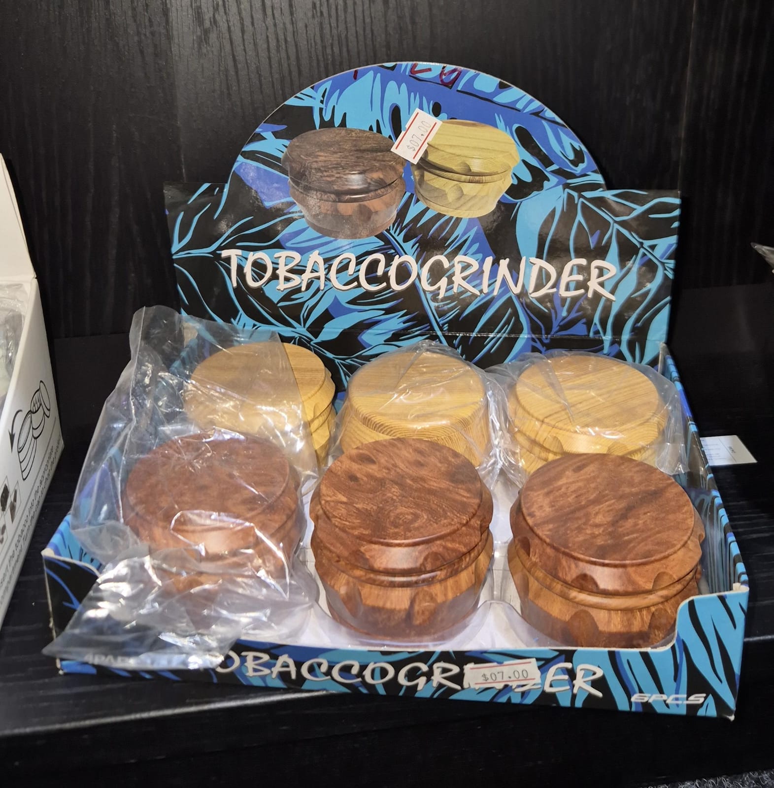 WOODEN TOBACCO/HERB GRINDERS 6 PER PACK