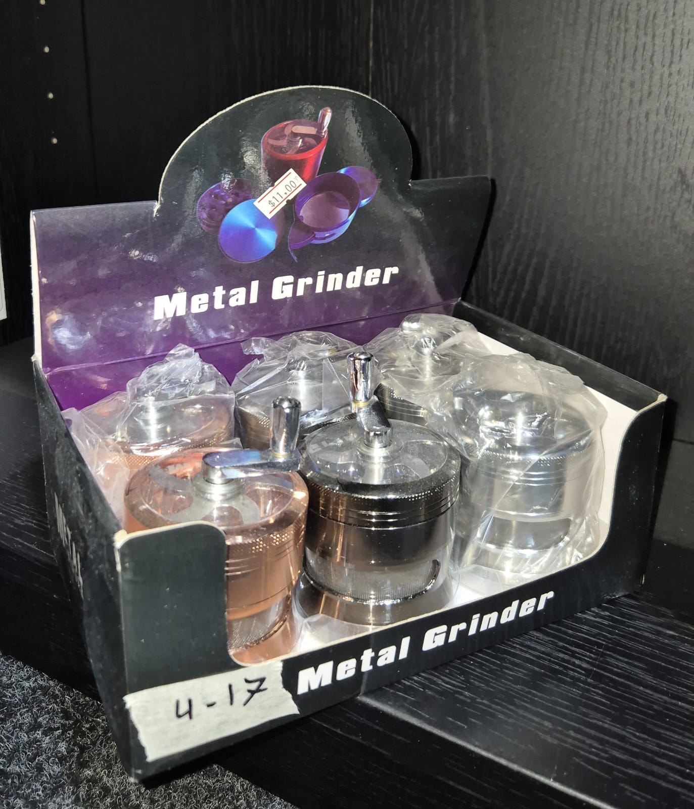 METAL TOBACCP/HERB GRINDER 6 PER PACK